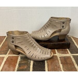 Earth Tan Taupe Leather Sandals Block Heels Peep Toe Zip Up Shoe Women's 10